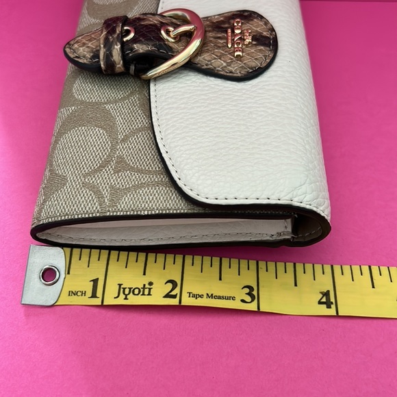 Coach Wallet - Picture 11 of 11
